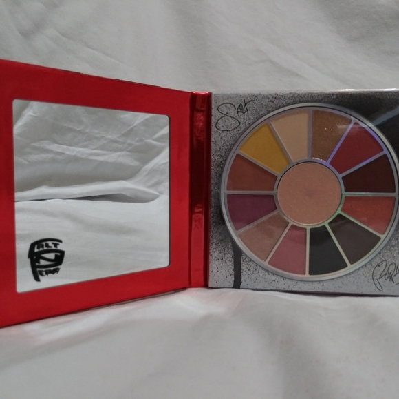 🆕Milani Salt N Pepa Hot Kool and Vicious - Picture 2 of 5